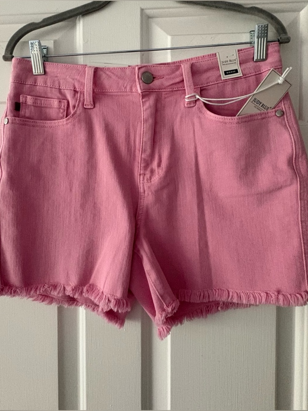 NWT Judy Blue Mid Rise Pink shorts with Fray size Large